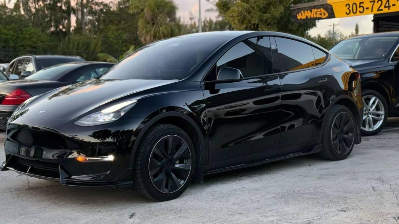 TESLA MODEL Y 2023 7SAYGDEE6PA171647 image